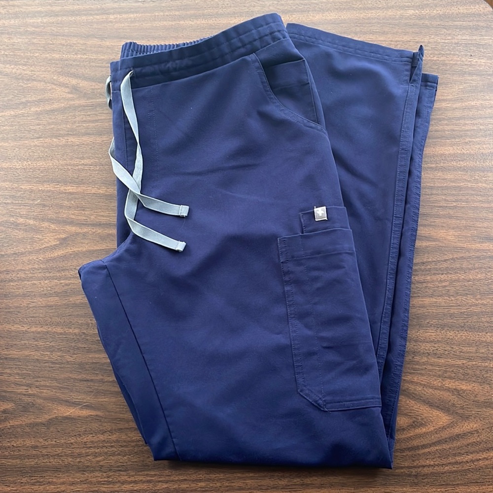 Figs Navy Yola Skinny Scrub Pant - size M
